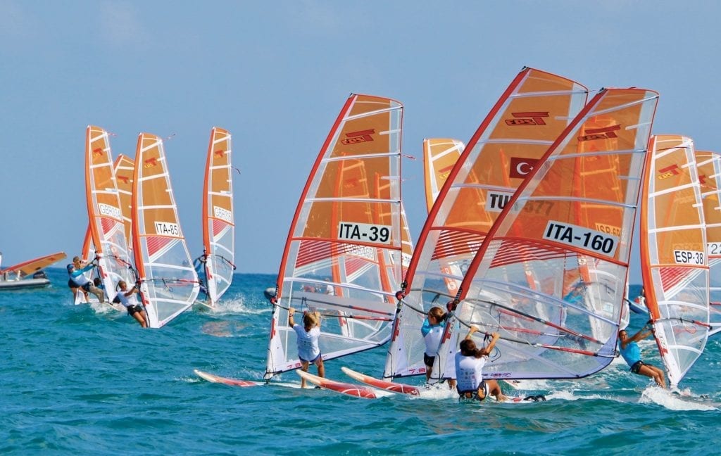 Windsurfing Techno 293 Fleet Start